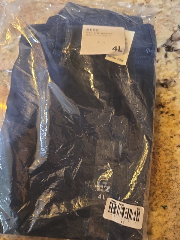 Aeropostle Junior Girls High Waisted Jeggings . Brand New .  Size 4 Long