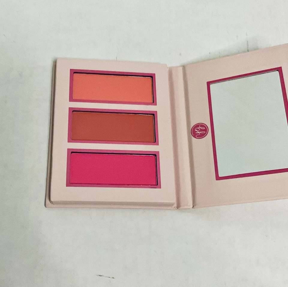 BH COSMETICS MRS. BELLA ROSY 3-COLOR BLUSH TRIO PALETTE - Image 4 of 4