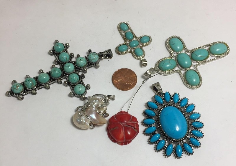 six mix gem pendants/Howlite/pearl./coral /$0.85 combine s/h fee  (w190c-w2)