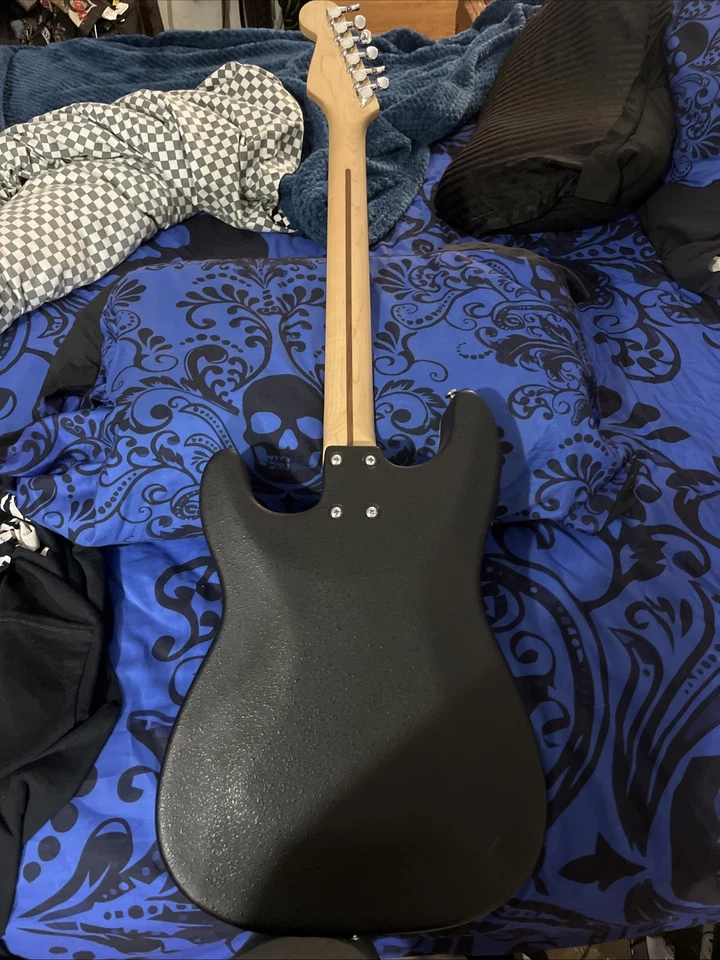 Fender Stratocaster Standard Stratacoustic 原声/电吉他 带软壳 — 第 2/4 张图片
