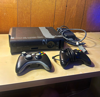 Microsoft Xbox 360 Elite Limited Edition Modern Warfare 2 120GB