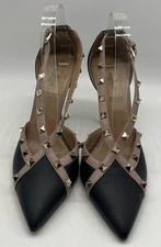 Valentino Garavani Black/Poudre Leather Rockstud Pointed Toe Pump sz 41