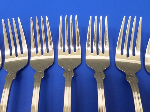 12 Reed & Barton COLONIAL SHELL II Glossy Stainless Flatware 7 1/8" SALAD FORKS - Picture 3 of 7