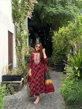 Women Plus Size Maroon Geometric Print Indian Kurta Top And Trouser With Dupatta