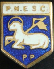PRESTON NORTH END Vintage SUPPORTERS CLUB Badge Brooch pin In gilt 12mm x 16mm