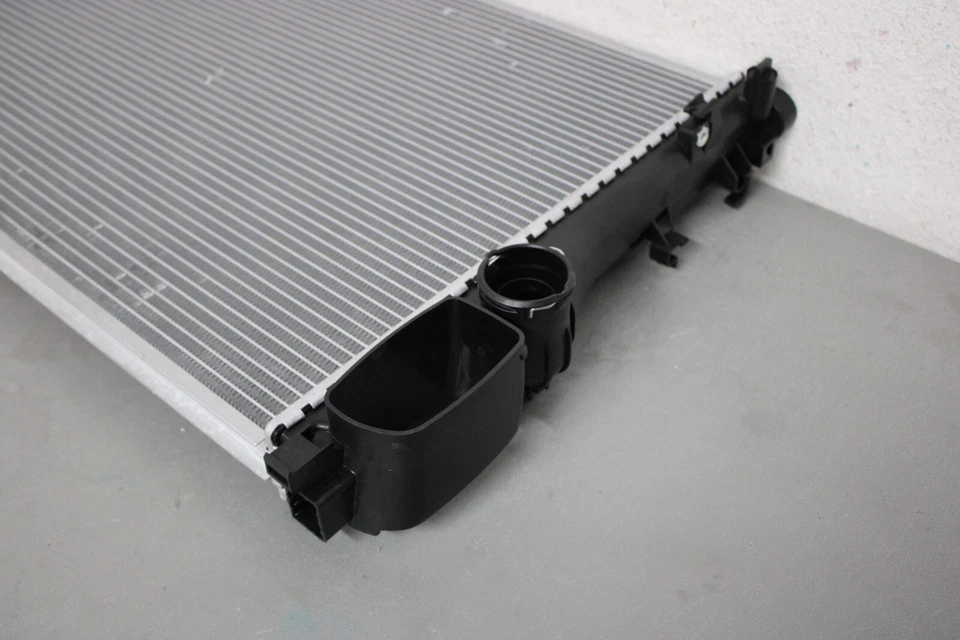2007 2008 2009 2010 MERCEDES BENZ CL550 RADIATOR - Image 3 of 4
