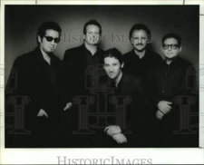 1999 Press Photo Five members of the band The Swindles - sap36455