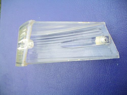 1960 PLYMOUTH PARK LIGHT TURN SIGNAL LENS - Picture 3 of 3