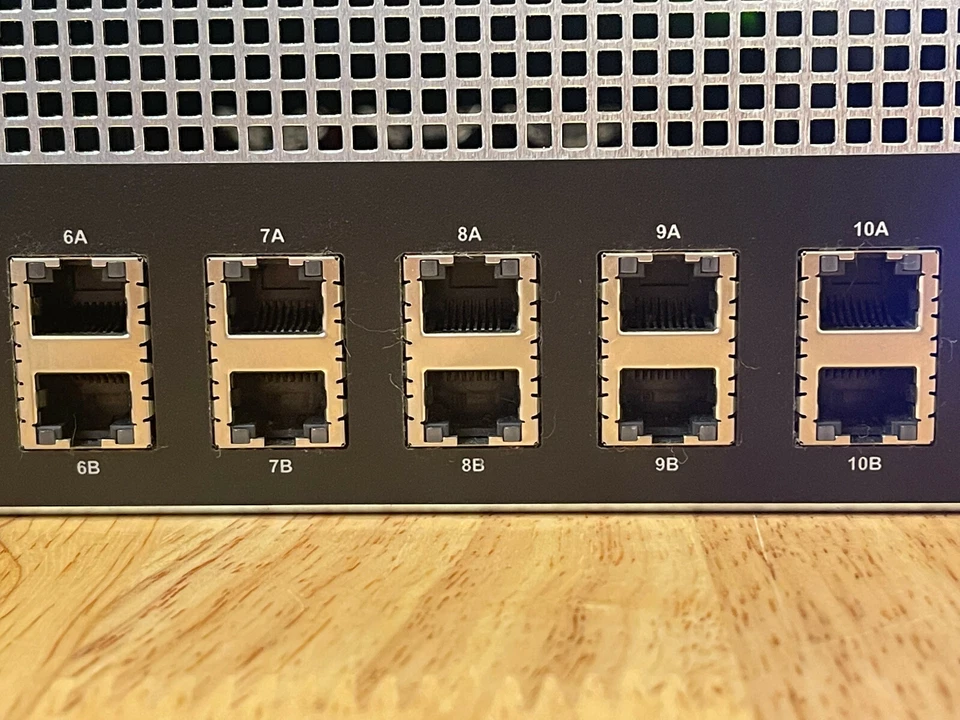 HP TippingPoint S1400N IPS Intrustion Prevention System 10x SFP 10x RJ45 2x PSU - Image 3 of 4