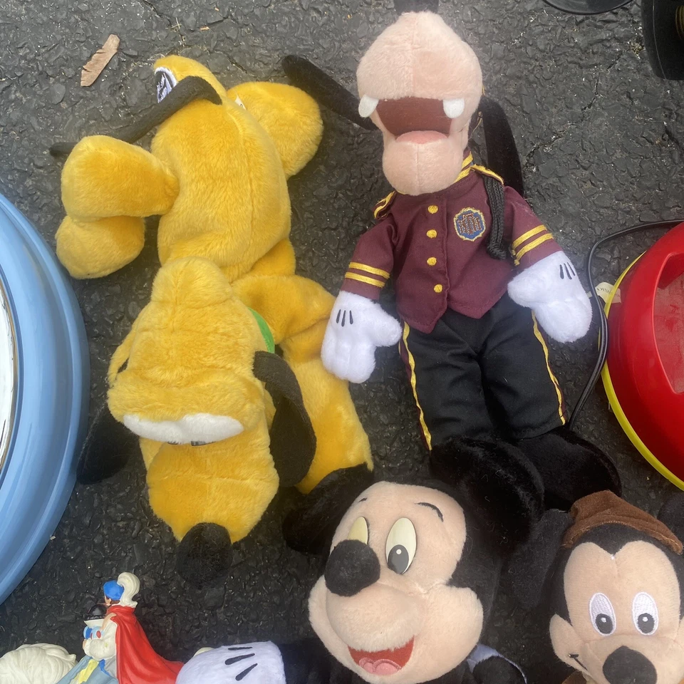 VINTAGE 50+ DISNEY Collectible LOT - Mickey Mouse Toys Clock Light Watches READ - Image 4 of 4