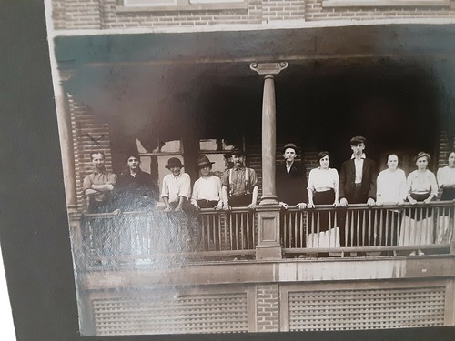 Vintage / ANTIQUE PHOTO PICTURE GROUP OF INDUSTRIAL WIRE MILL WORKERS ON PORCH - Picture 4 of 9