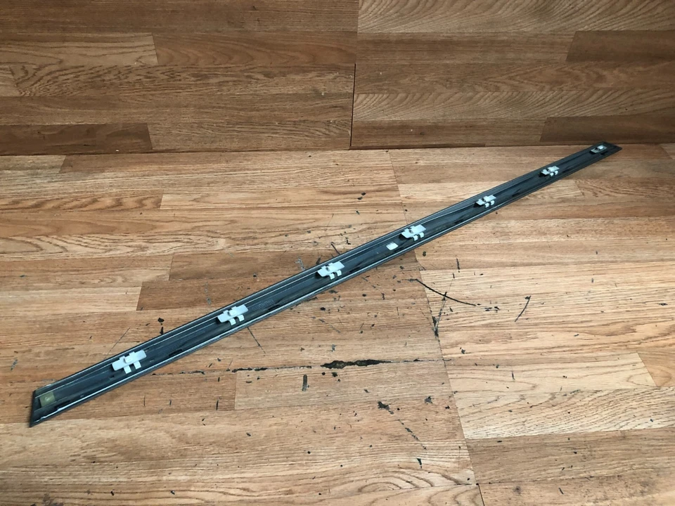 MERCEDES BENZ OEM W209 CLK320 CLK500 MOLDURA DA PORTA LATERAL DO PASSAGEIRO DIANTEIRO 03-09 - Imagem 4 de 4