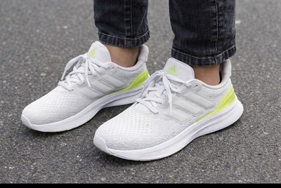 New adidas Ultra Run 5 Unisex Running Shoes Child Size 4 Authentic