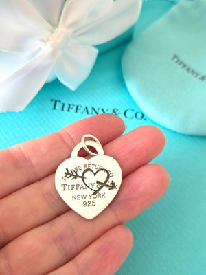 Return to Tiffany & Co. Geätztes Herz Pfeil GROß Herz Anhänger Silber Charm Anhänger