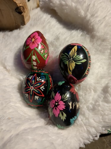 4 Hand Painted Wood Eggs Easter Eastern European