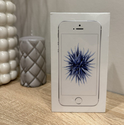 Apple iPhone SE 1. Gen - 32GB - Silber - Ohne Simlock - Originalverpackt NEU