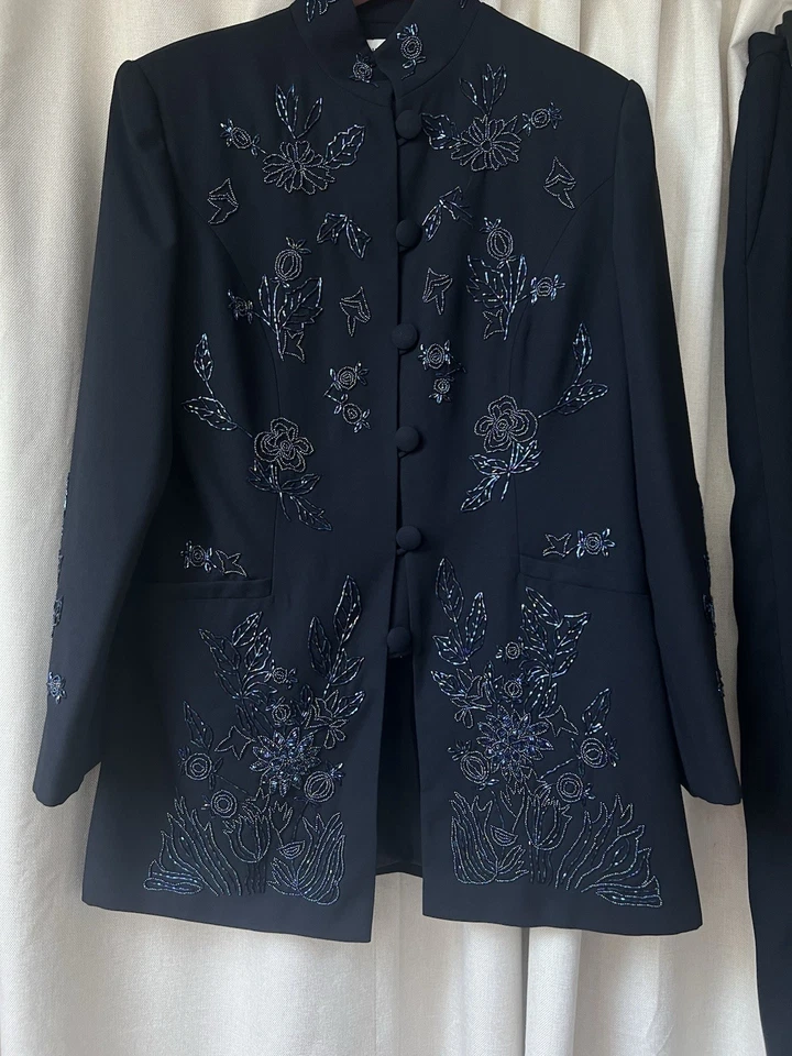 Conjunto Traje Pantalón St. Anthony Azul Marino Lentejuelas Cuentas Cuello Alto Mandarín Blazer Talla 12 Foto 2 de 4