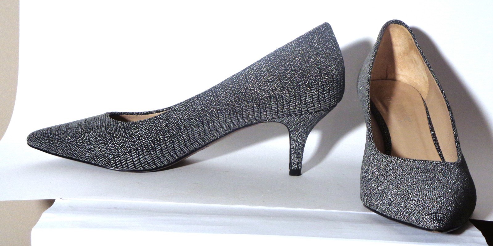 Luxury pumps accessory diffusions silver on black… - image 1