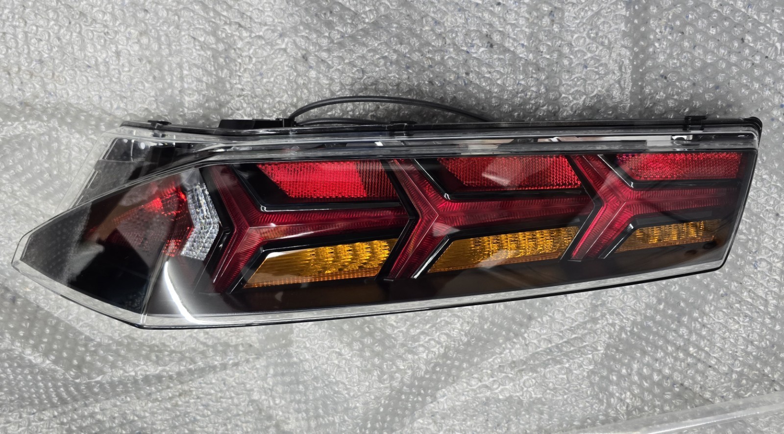 Lamborghini Aventador Tail Light OEM 470.945.095.E (PARTS ONLY) 470945095E Left