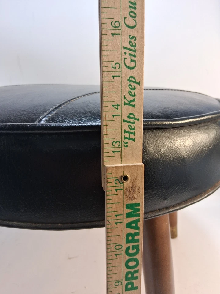 Babcock Phillips Corp MCM escabelo de vinil preto otomano com 4 pernas cônicas de madeira - Imagem 3 de 4