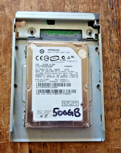 Hitachi 500gb HDD Interne Festplatte 2,5" SATA mit 3,5 Zoll Fach für Desktop