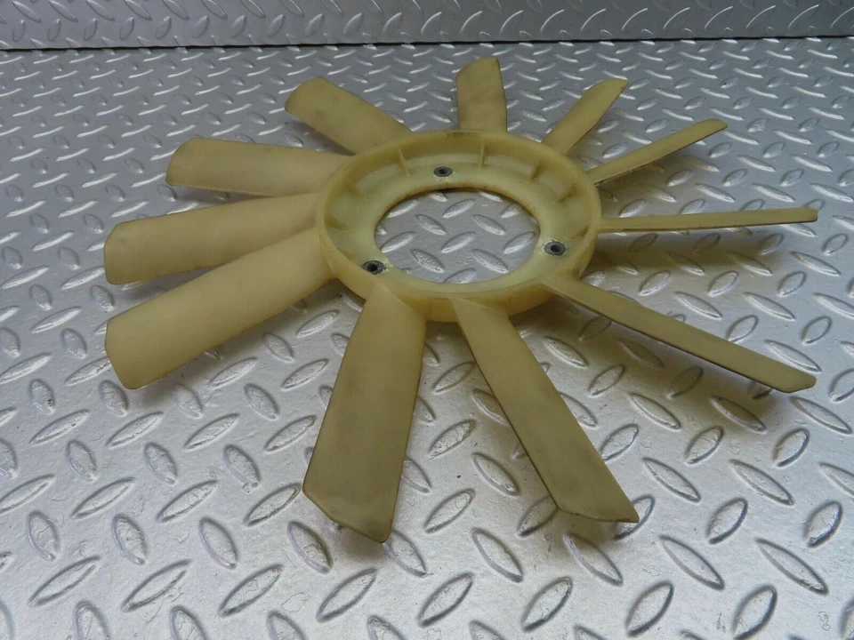 Ventilador de refrigeración del motor cupé Mercedes-Benz C123 280CE 1102050106 Foto 3 de 4