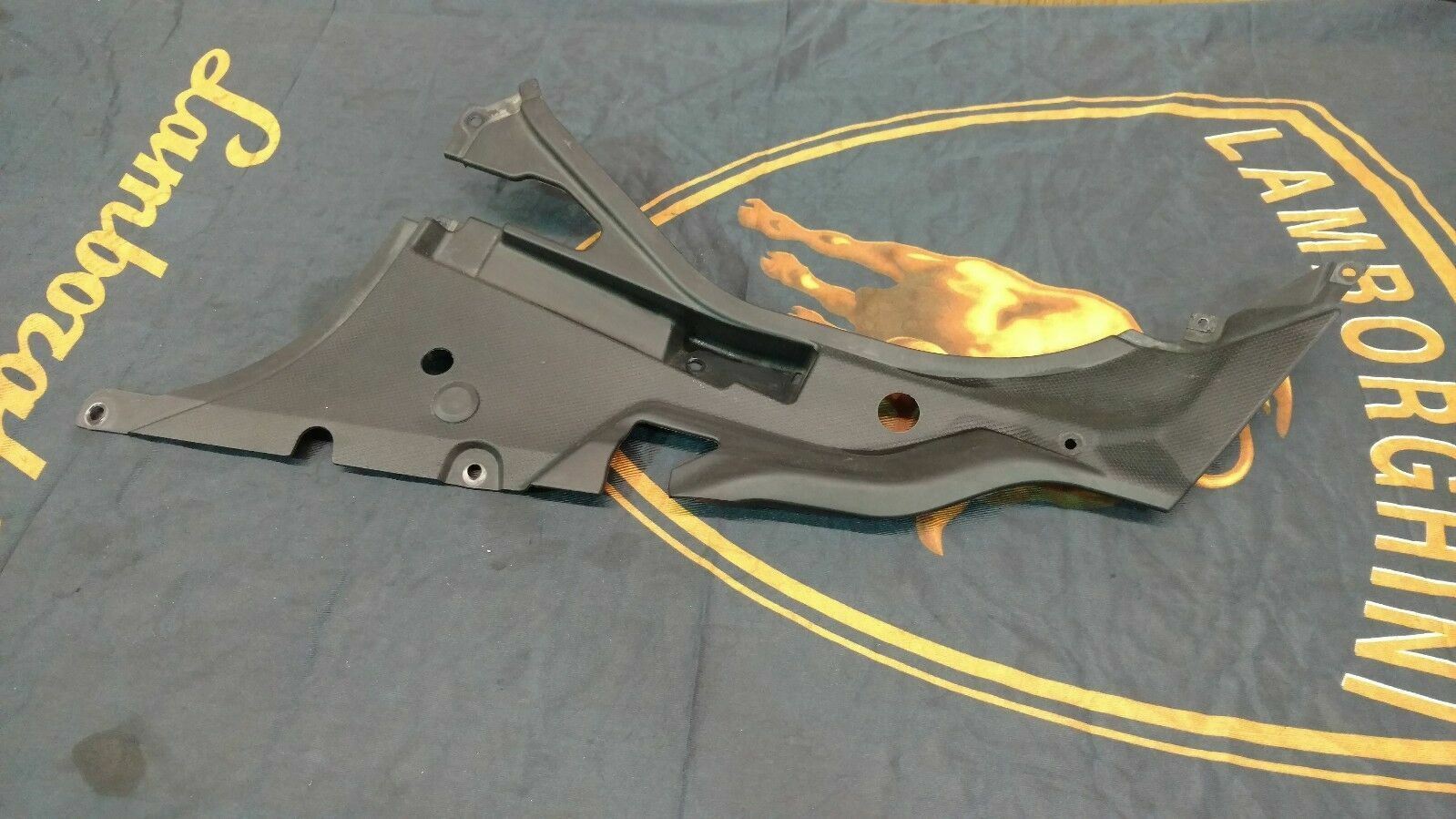 LAMBORGHINI AVENTADOR PASSENGER RH SIDE FRONT TRUNK INNER COVER OEM 470857110B