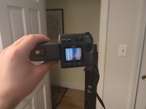 NIKON Coolpix 990 3.34MP CCD Y2K Digicam *Tested Works* - Picture 4 of 5