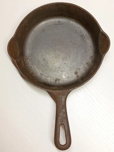 Griswold NO. 4 Cast Iron Skillet 702c