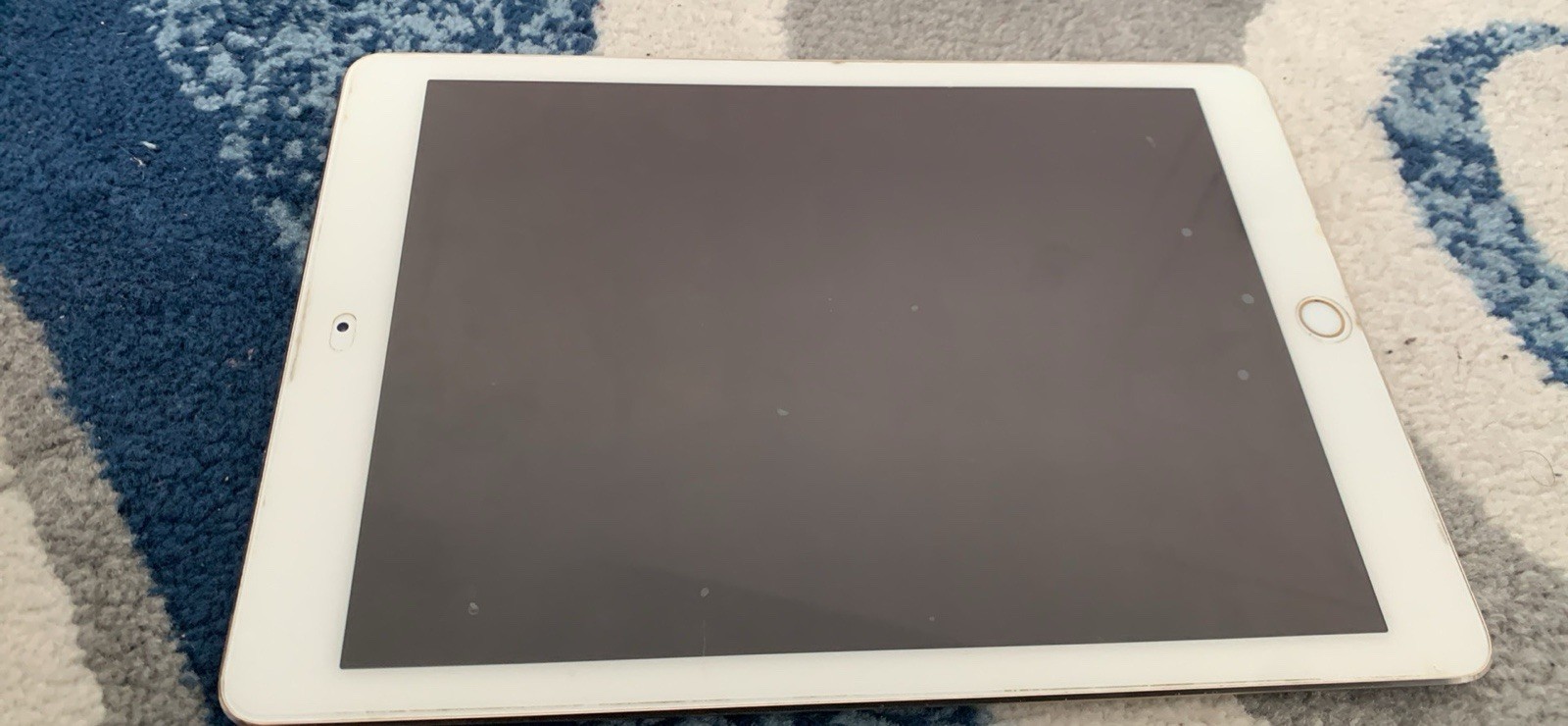 Ipad pro 9.7in-128gb-on sale (Negotiable) Silver read Description-image