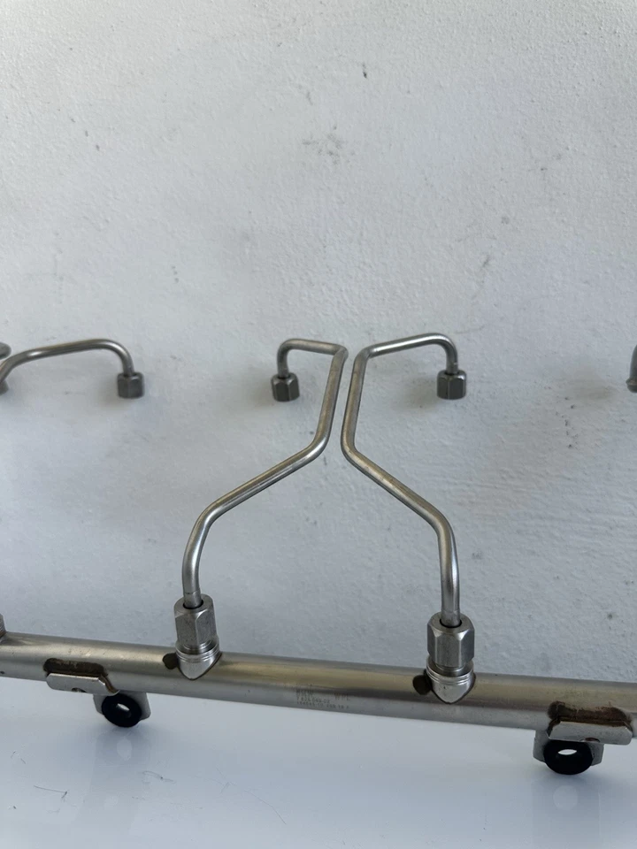 BMW E88 E90 E92 F10 F30 135 335 535 X5 X6 N55 Engine High Pressure Fuel Rail OEM - Image 4 of 4