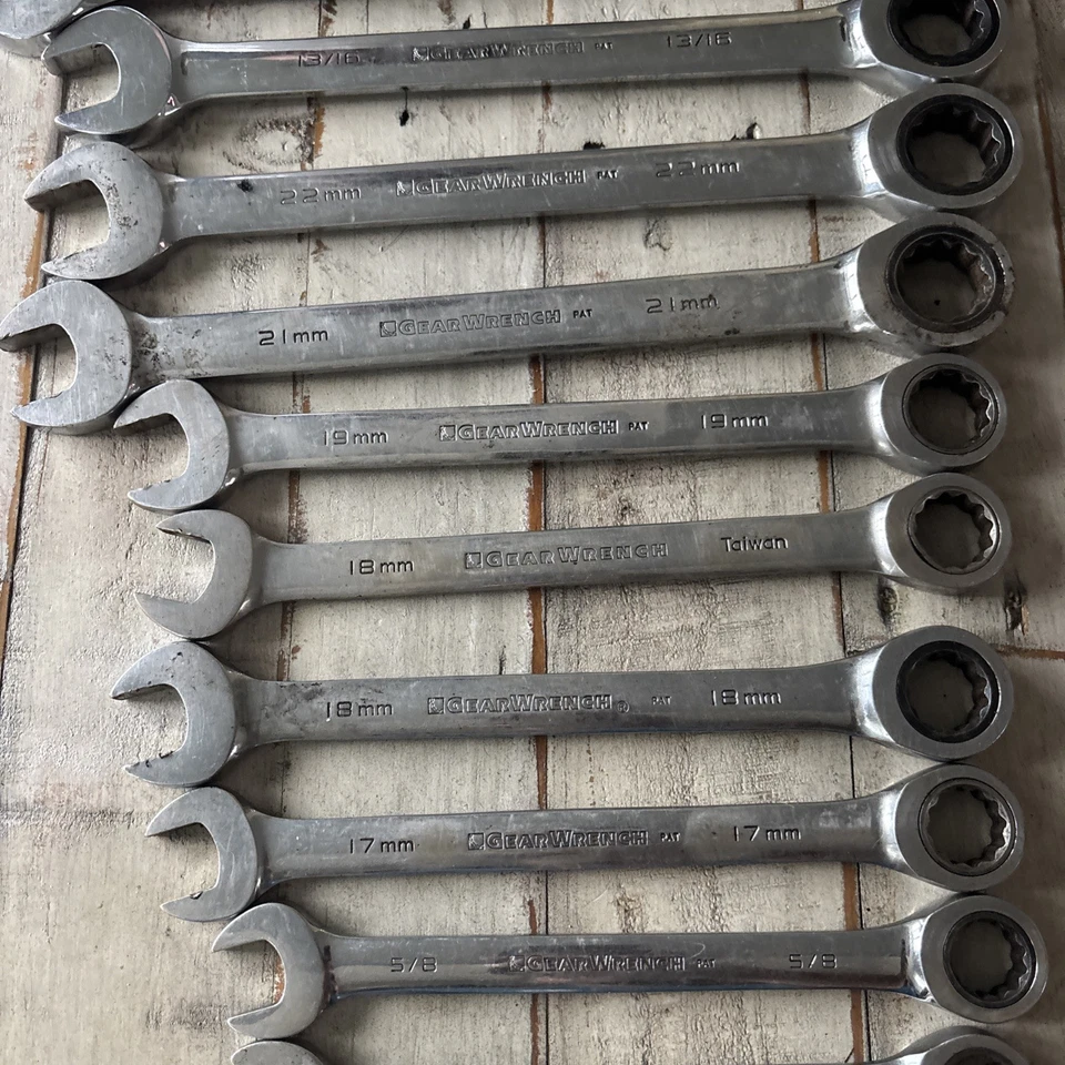Lote de 30 llaves de trinquete métricas y SAE Foto 3 de 4