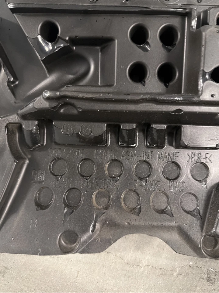 PANEL DE CUBIERTA SUPERIOR ASPECTO MOTOR CHEVROLET TRAX 1.2L OEM 2024 💎 Foto 3 de 3