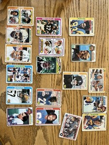 Lot of 18 Vintage 1970’s NFL Football Cards