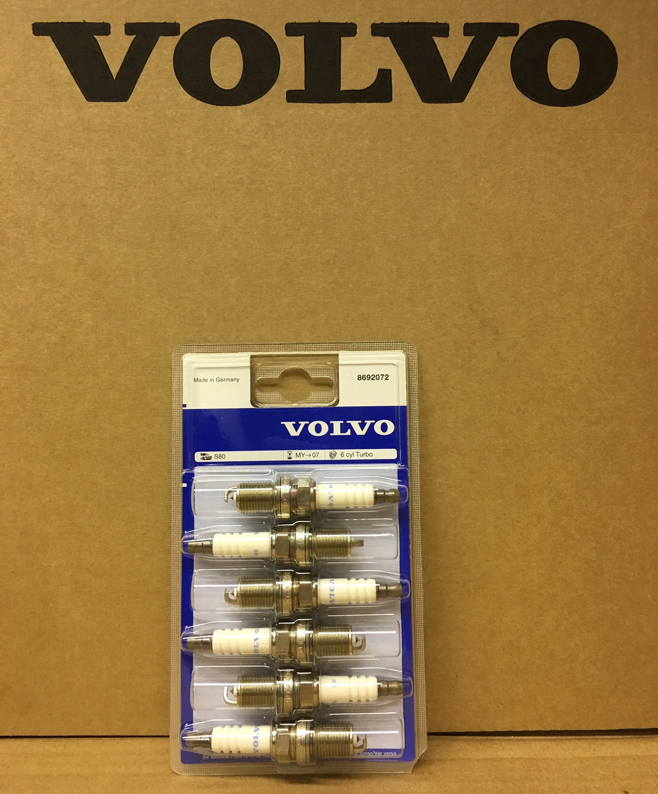 Genuine Volvo Spark Plug Set 8692072