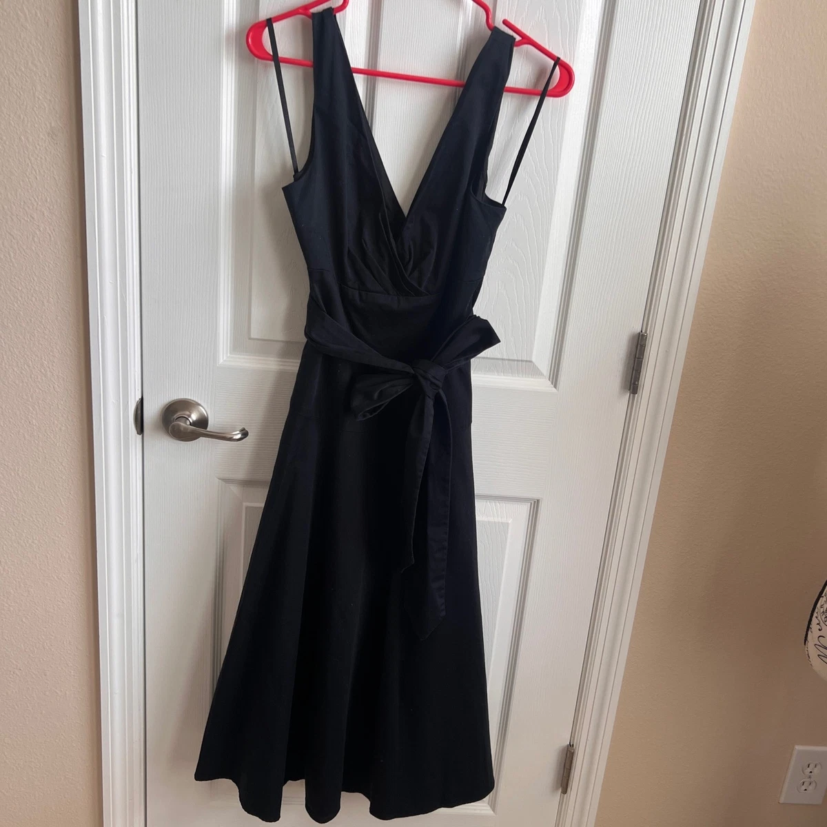 Robe Ajustée Sans Bretelles en Satin à Lacet dans le Dos – FR
