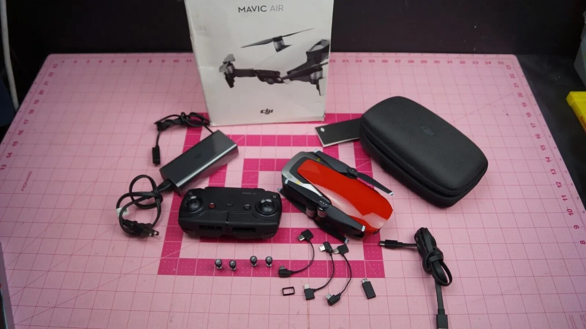 MAVIC AIR（Flame Red） Amazon.com: DJI Mavic Air, Fly More Combo, Flame Red : Toys