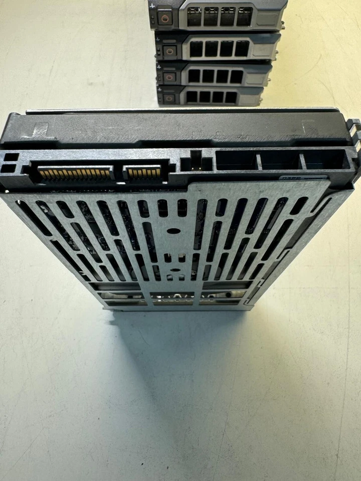 DELL HUA722020ALA330 0F10630 06C10R 2TB 7.2K RPM 64MB CACHE 6Gb/s SATA 3.5" HDD - Image 4 of 4