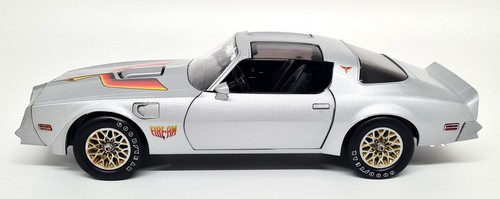 Greenlight 1/18 Pontiac Firebird 1977 Fire Am VSE Silver Diecast Model Car - Picture 4 of 10