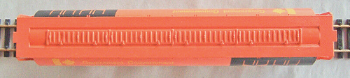 HO Bachmann: GOVERNMENT OF CANADA 55' Cylindrical 4-Bay Hopper Car CPWX 604301 - Picture 3 of 4