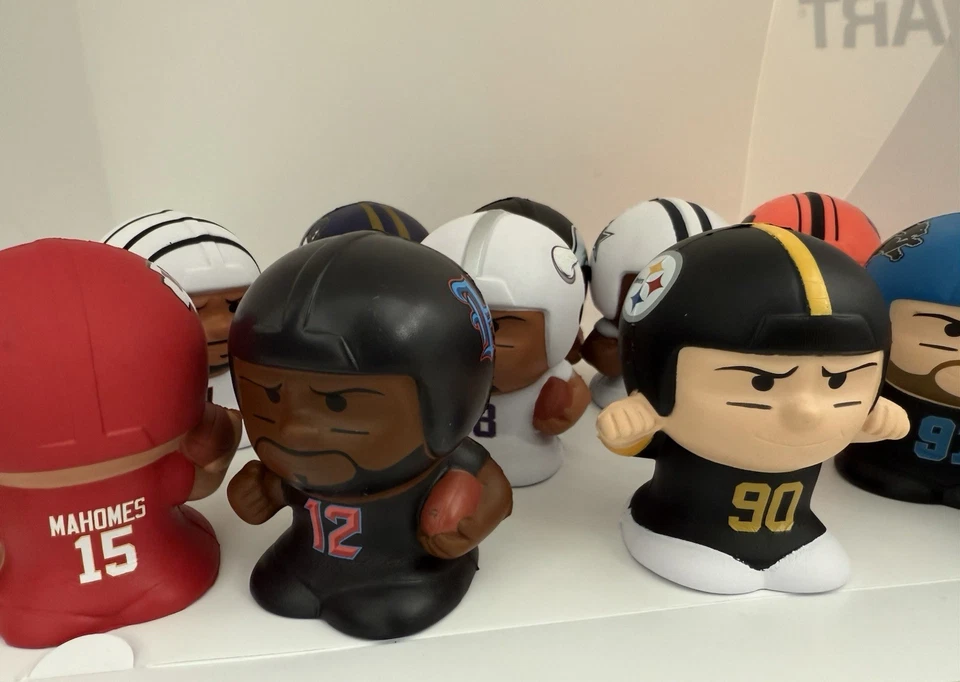 NFL Jumbo Squeezymates 2026 - New Series Individual Figures w/sphere - Image 3 of 4