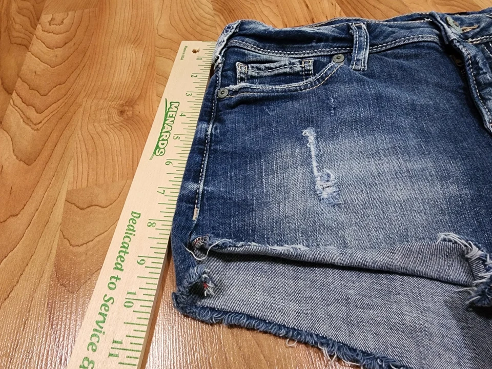 Pantalones Cortos Jean Plateados Berkley Talla 28 X 4 Medidas En Fotos Desgastados Corte Foto 3 de 4