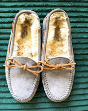 UGG Women s Gray Suede Shearling-Lined Moccasin Slippers Slip-On Bow 7