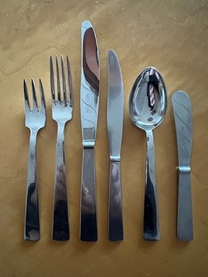 18 Art Krupp ''Milano'' Stainless Vintage Flatware, Gio Ponti Design.