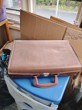 Vintage Audio Cassette Storage Carrying Case Holds 30 Tapes USA Faux Leather