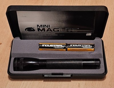 * MAG-lite Mini Maglite AA schwarz - gebraucht, + Batterien + Lämpchen