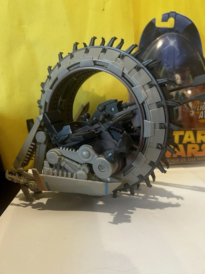 Star Wars General Grievous En Caja Tsmeu- Bicicleta 6 Ruedas La Venganza de los Sith 2004 Foto 3 de 4