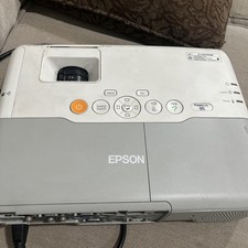 Epson H383A Projector 11 Lamp Hrs HDMI VGA. For parts. Turns on