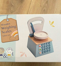 Ollie & Grace Wooden Weighing Scales Pretend Play Shop Toy, Multicoloured