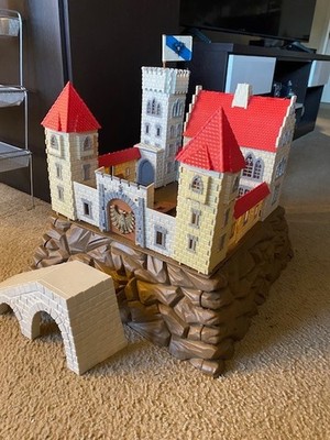 VINTAGE King Arthurs Castle Vtg Playset and KNIGHTS - W Germany